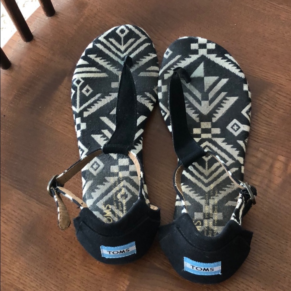 Toms Black & White Sandals Size 8W